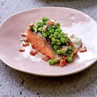 Grilled sea trout with raw pea salsa_image