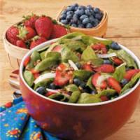 Spinach Berry Salad image