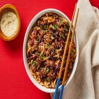 Szechuan Beef Noodles with Scallions & Sesame Seeds_image
