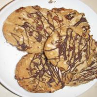 Double-Drizzle Pecan Cookies_image