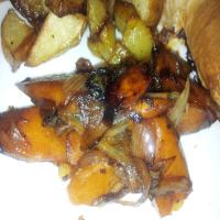 Forevermama's Sautéed Carrots With Red Onions_image