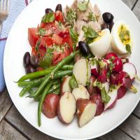 Niçoise Salad With Basil and Anchovy-Lemon Vinaigrette_image