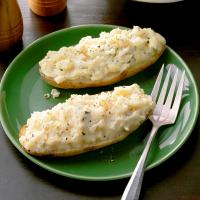 Roasted Garlic Twice-Baked Potato_image