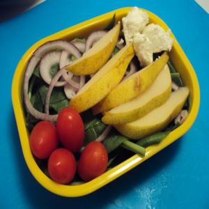 Spinach-Pear Salad With Mustard Vinaigrette_image