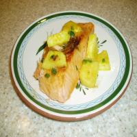 Maple-Glazed Salmon With Pineapple_image