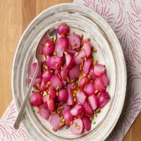 Buttery Radishes with Honey and Chives_image