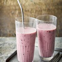 Kefir, banana, almond and frozen berry smoothie_image