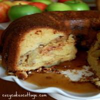 Cooking with Gooseberry Patch: Buttery Apple Pound Cake with Brown Sugar Glaze_image