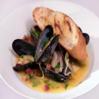 Mussels with Chorizo and Fennel image