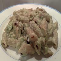 Pasta Served With Avocado Sauce With Sun-Dried Tomatoes_image