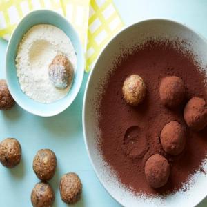 Kids Can Make: Healthy Peanut Butter Balls image