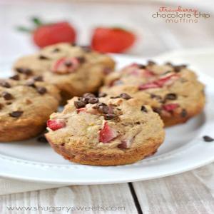 Skinny Strawberry Chocolate Chip Muffins_image