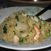Asian Shrimp and Pasta image