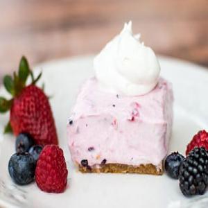 No-Bake Berry Smoothie Cheesecake_image