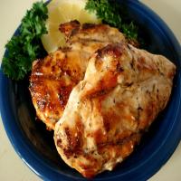 Quick and Low-Cal Grilled Bistro Chicken_image