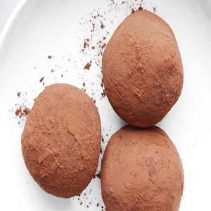 Raspberry-Peanut Butter Chocolate Truffles With Cocoa Powder_image