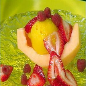 Sectioned Melon With Berries and Sorbet_image