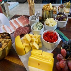 Charcuterie Board with Dutch Influences_image