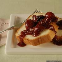 Strawberry Fig Sauce on Pound Cake_image