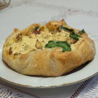 Feta and Spinach Free-Form Pie_image