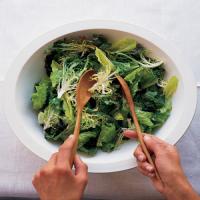 Mixed Lettuces with Creamy Vinaigrette_image