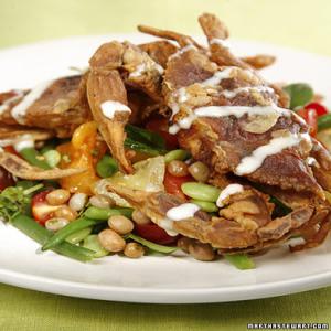 Crispy Soft-Shelled Crabs with Bean Salad_image