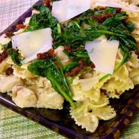 Mascarpone Pasta with Chicken, Bacon and Spinach image