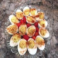 Simple and Delicious Deviled Eggs_image