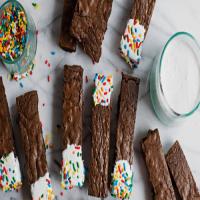 Easy Brownie Dippers with Marshmallow Dip_image