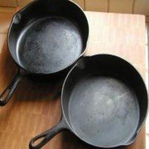 Linda's favorite cast iron pots, pans, and skillets_image