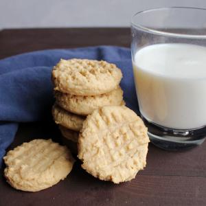 Great Grandma's Classic Peanut Butter Cookies_image