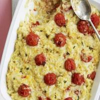 Roasted tomato & cheddar rice with garden salad_image