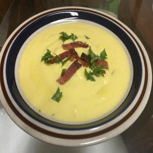 Creamy Cauliflower-Vegetable Soup_image