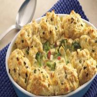 Chicken and Broccoli Casserole with Cheesy Biscuit Topping_image