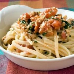 Clam Linguine with Tomatoes_image