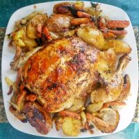 Roasted Whole Chicken With Lemon Veggies_image