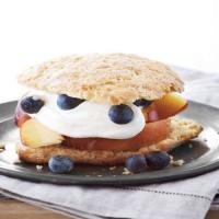 Peaches with Cornmeal Shortcakes_image