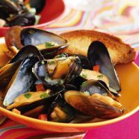 Steamed Mussels with Lime & Cilantro_image