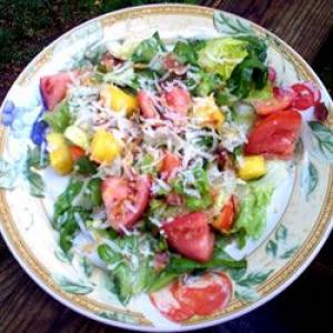 Tropical Salad with Pineapple Vinaigrette_image