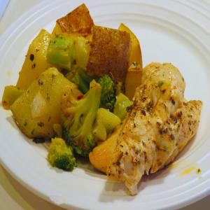 Simple Greek Lemon Chicken Thighs With Potatoes (Low Fat) for 1_image