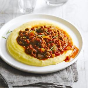 Cheesy polenta with sausage ragout_image