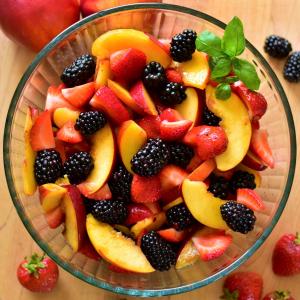 Peach and Berry Salad_image