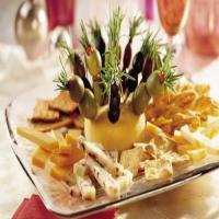 Cheese Tray with Olive Rosemary Skewers_image