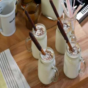 Vanilla-Bourbon Milkshakes with Spicy Chocolate-Dipped Pretzel Rods_image