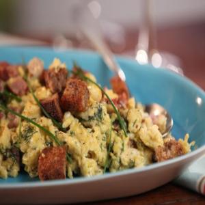 Creamy Scrambled Eggs with Dill Havarti with Country Ham and Buttery Toasted Croutons_image