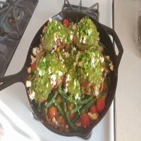 One-Skillet Chicken Thighs with Pesto and Vegetables_image