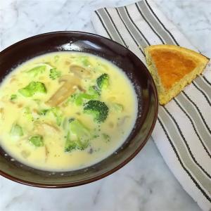 Chunky Broccoli Cheese Soup_image