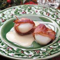 Bacon-Wrapped Scallops with Cream Sauce image