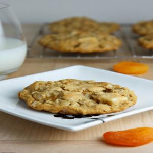 Apricot and White Chocolate Oatmeal Cookies_image