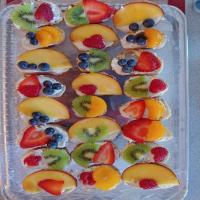 Goat Cheese Crostini with Honey and Fruit_image